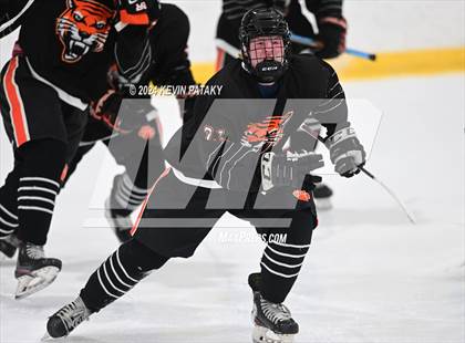 Thumbnail 2 in Ridgefield vs. Darien (CIAC DI Quarterfinal) photogallery.