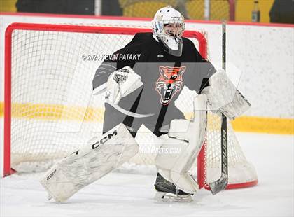 Thumbnail 2 in Ridgefield vs. Darien (CIAC DI Quarterfinal) photogallery.