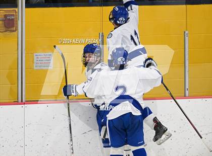 Thumbnail 2 in Ridgefield vs. Darien (CIAC DI Quarterfinal) photogallery.