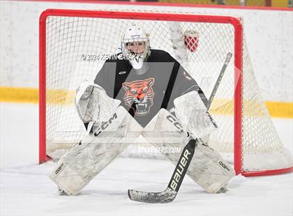 Thumbnail 2 in Ridgefield vs. Darien (CIAC DI Quarterfinal) photogallery.