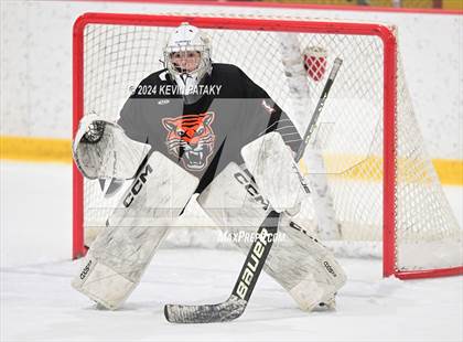 Thumbnail 3 in Ridgefield vs. Darien (CIAC DI Quarterfinal) photogallery.