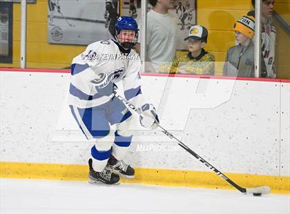 Thumbnail 2 in Ridgefield vs. Darien (CIAC DI Quarterfinal) photogallery.