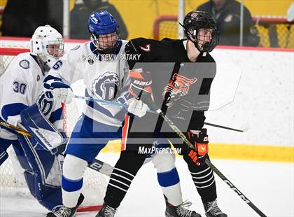 Thumbnail 2 in Ridgefield vs. Darien (CIAC DI Quarterfinal) photogallery.