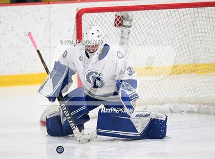 Thumbnail 3 in Ridgefield vs. Darien (CIAC DI Quarterfinal) photogallery.