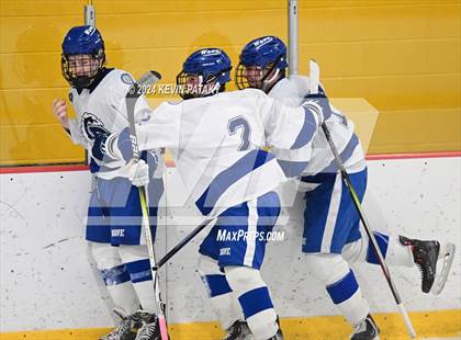 Thumbnail 1 in Ridgefield vs. Darien (CIAC DI Quarterfinal) photogallery.