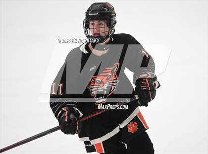 Thumbnail 2 in Ridgefield vs. Darien (CIAC DI Quarterfinal) photogallery.