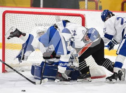 Thumbnail 3 in Ridgefield vs. Darien (CIAC DI Quarterfinal) photogallery.