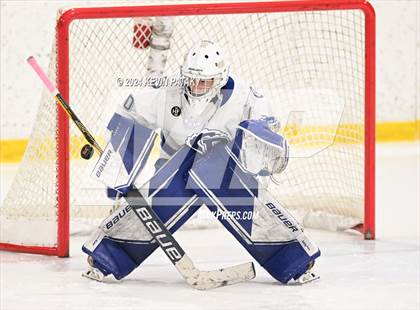 Thumbnail 2 in Ridgefield vs. Darien (CIAC DI Quarterfinal) photogallery.