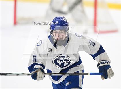 Thumbnail 2 in Ridgefield vs. Darien (CIAC DI Quarterfinal) photogallery.