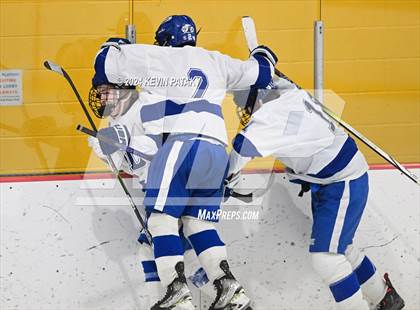 Thumbnail 1 in Ridgefield vs. Darien (CIAC DI Quarterfinal) photogallery.