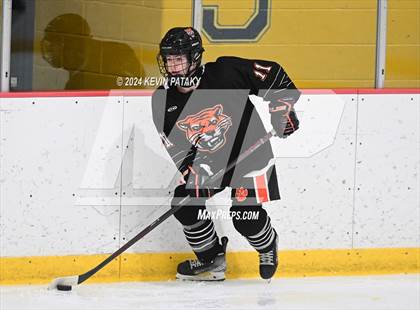 Thumbnail 2 in Ridgefield vs. Darien (CIAC DI Quarterfinal) photogallery.