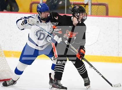 Thumbnail 2 in Ridgefield vs. Darien (CIAC DI Quarterfinal) photogallery.