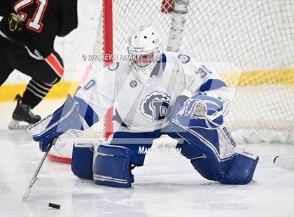 Thumbnail 2 in Ridgefield vs. Darien (CIAC DI Quarterfinal) photogallery.