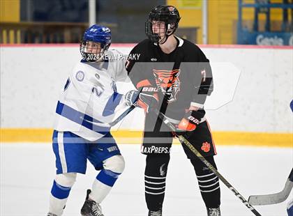 Thumbnail 2 in Ridgefield vs. Darien (CIAC DI Quarterfinal) photogallery.