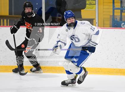 Thumbnail 3 in Ridgefield vs. Darien (CIAC DI Quarterfinal) photogallery.