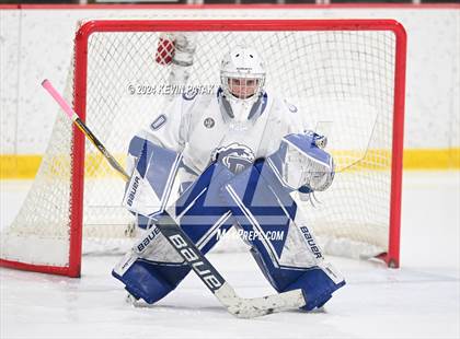 Thumbnail 2 in Ridgefield vs. Darien (CIAC DI Quarterfinal) photogallery.