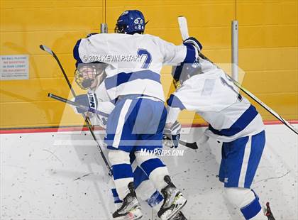 Thumbnail 3 in Ridgefield vs. Darien (CIAC DI Quarterfinal) photogallery.