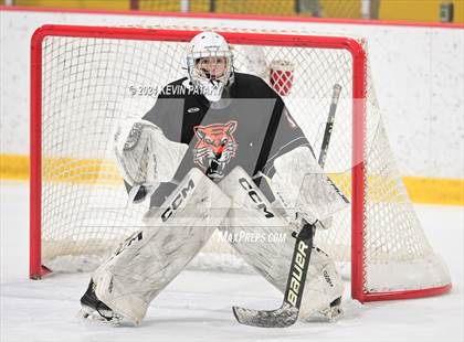 Thumbnail 3 in Ridgefield vs. Darien (CIAC DI Quarterfinal) photogallery.