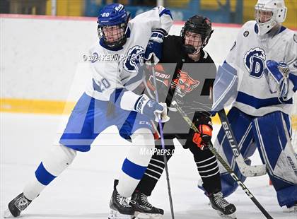 Thumbnail 1 in Ridgefield vs. Darien (CIAC DI Quarterfinal) photogallery.
