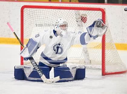 Thumbnail 3 in Ridgefield vs. Darien (CIAC DI Quarterfinal) photogallery.