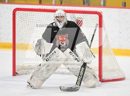 Thumbnail 2 in Ridgefield vs. Darien (CIAC DI Quarterfinal) photogallery.