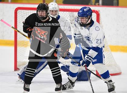 Thumbnail 2 in Ridgefield vs. Darien (CIAC DI Quarterfinal) photogallery.