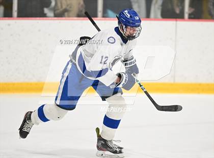 Thumbnail 2 in Ridgefield vs. Darien (CIAC DI Quarterfinal) photogallery.