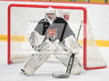 Thumbnail 3 in Ridgefield vs. Darien (CIAC DI Quarterfinal) photogallery.