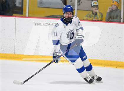 Thumbnail 2 in Ridgefield vs. Darien (CIAC DI Quarterfinal) photogallery.