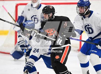 Thumbnail 2 in Ridgefield vs. Darien (CIAC DI Quarterfinal) photogallery.