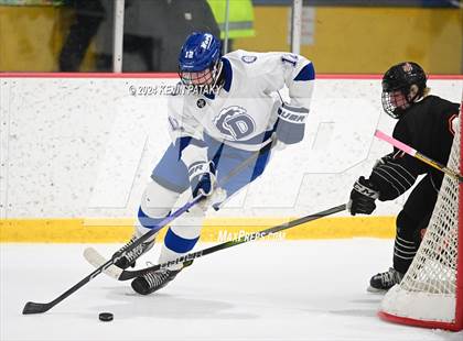 Thumbnail 1 in Ridgefield vs. Darien (CIAC DI Quarterfinal) photogallery.