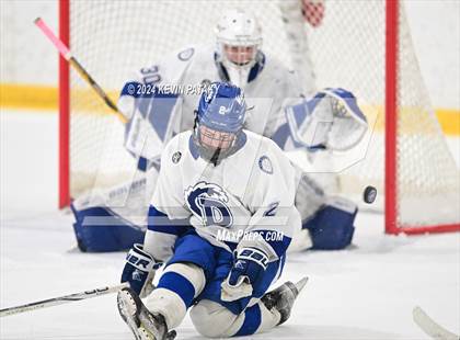 Thumbnail 2 in Ridgefield vs. Darien (CIAC DI Quarterfinal) photogallery.