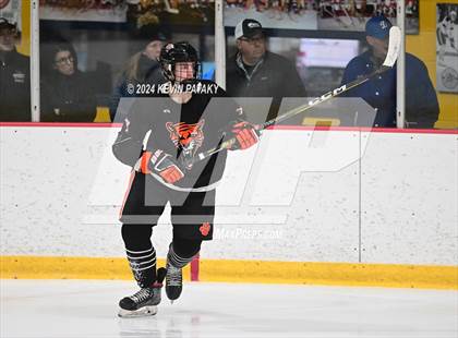 Thumbnail 3 in Ridgefield vs. Darien (CIAC DI Quarterfinal) photogallery.