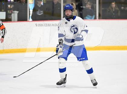 Thumbnail 2 in Ridgefield vs. Darien (CIAC DI Quarterfinal) photogallery.