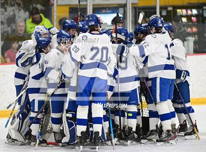 Thumbnail 2 in Ridgefield vs. Darien (CIAC DI Quarterfinal) photogallery.