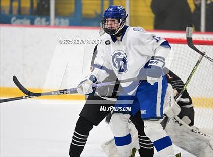 Thumbnail 2 in Ridgefield vs. Darien (CIAC DI Quarterfinal) photogallery.