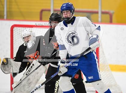 Thumbnail 2 in Ridgefield vs. Darien (CIAC DI Quarterfinal) photogallery.