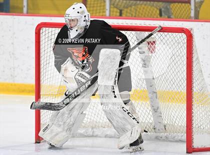 Thumbnail 2 in Ridgefield vs. Darien (CIAC DI Quarterfinal) photogallery.