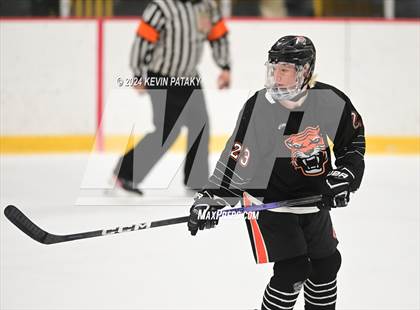 Thumbnail 1 in Ridgefield vs. Darien (CIAC DI Quarterfinal) photogallery.