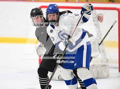 Thumbnail 3 in Ridgefield vs. Darien (CIAC DI Quarterfinal) photogallery.