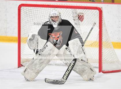 Thumbnail 2 in Ridgefield vs. Darien (CIAC DI Quarterfinal) photogallery.