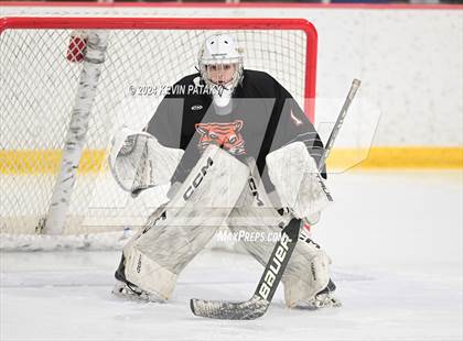 Thumbnail 2 in Ridgefield vs. Darien (CIAC DI Quarterfinal) photogallery.