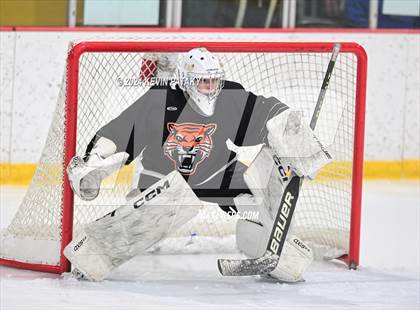 Thumbnail 2 in Ridgefield vs. Darien (CIAC DI Quarterfinal) photogallery.