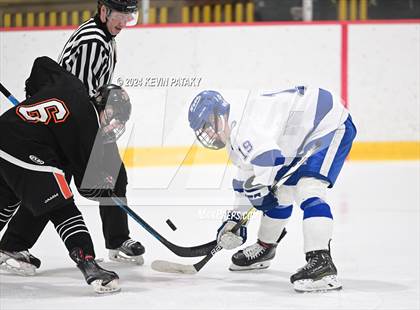 Thumbnail 2 in Ridgefield vs. Darien (CIAC DI Quarterfinal) photogallery.