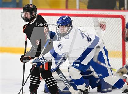 Thumbnail 2 in Ridgefield vs. Darien (CIAC DI Quarterfinal) photogallery.