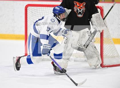 Thumbnail 3 in Ridgefield vs. Darien (CIAC DI Quarterfinal) photogallery.