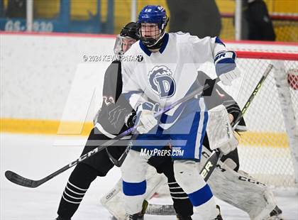 Thumbnail 2 in Ridgefield vs. Darien (CIAC DI Quarterfinal) photogallery.