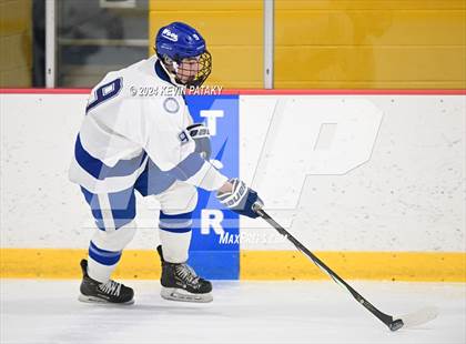 Thumbnail 2 in Ridgefield vs. Darien (CIAC DI Quarterfinal) photogallery.
