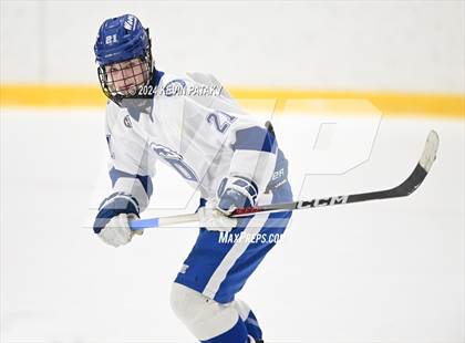 Thumbnail 3 in Ridgefield vs. Darien (CIAC DI Quarterfinal) photogallery.