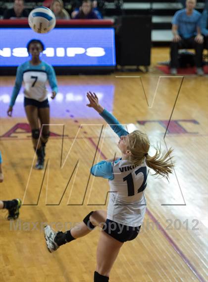 Thumbnail 3 in North Surry vs. South Granville (NCHSAA 2A Final) photogallery.